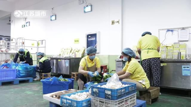 聚焦民生保障，《江蘇直通車》報道南京豐浩華食品供應鏈的“糧倉”守護者
